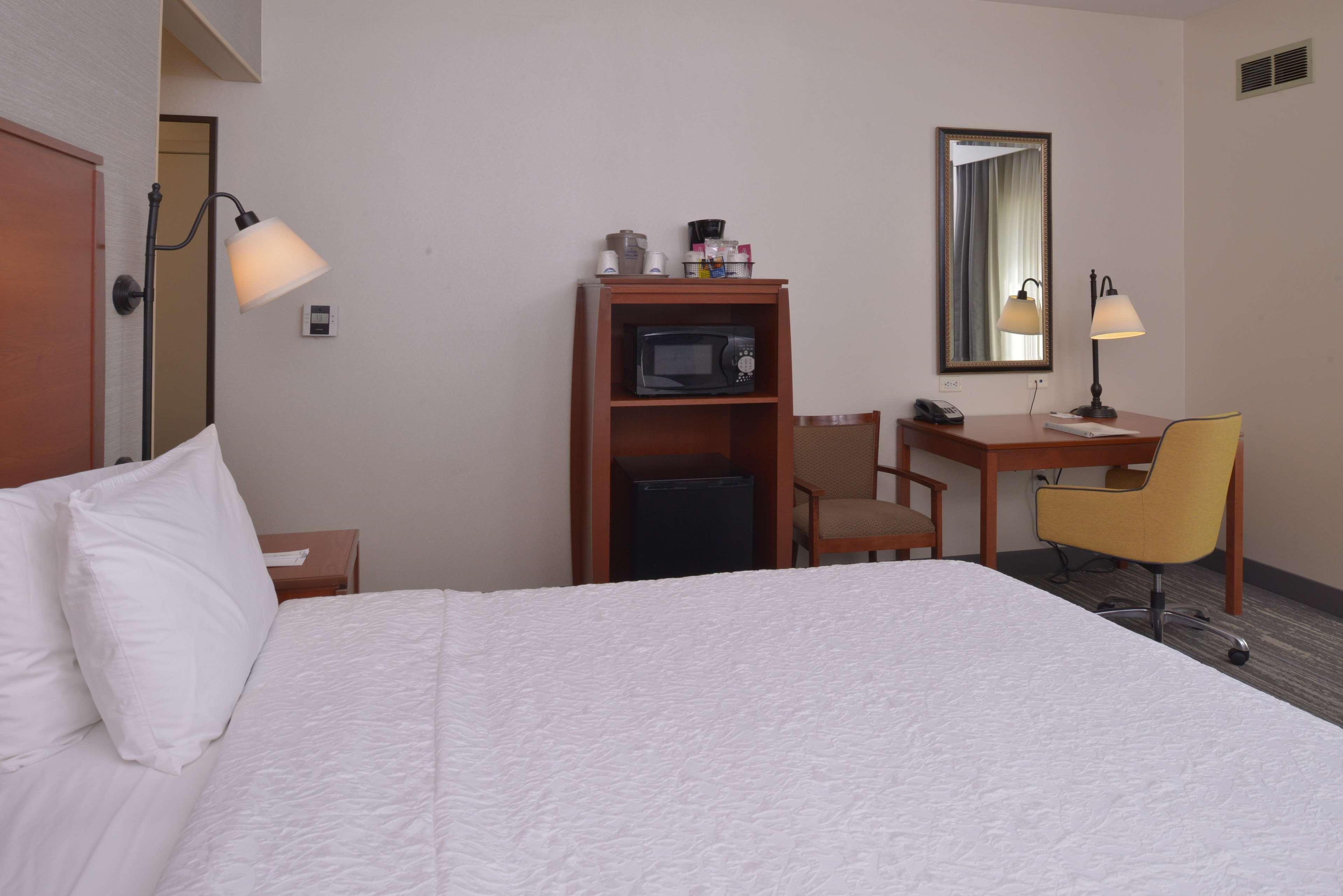 Hampton Inn And Suites Bakersfield North-Airport Экстерьер фото