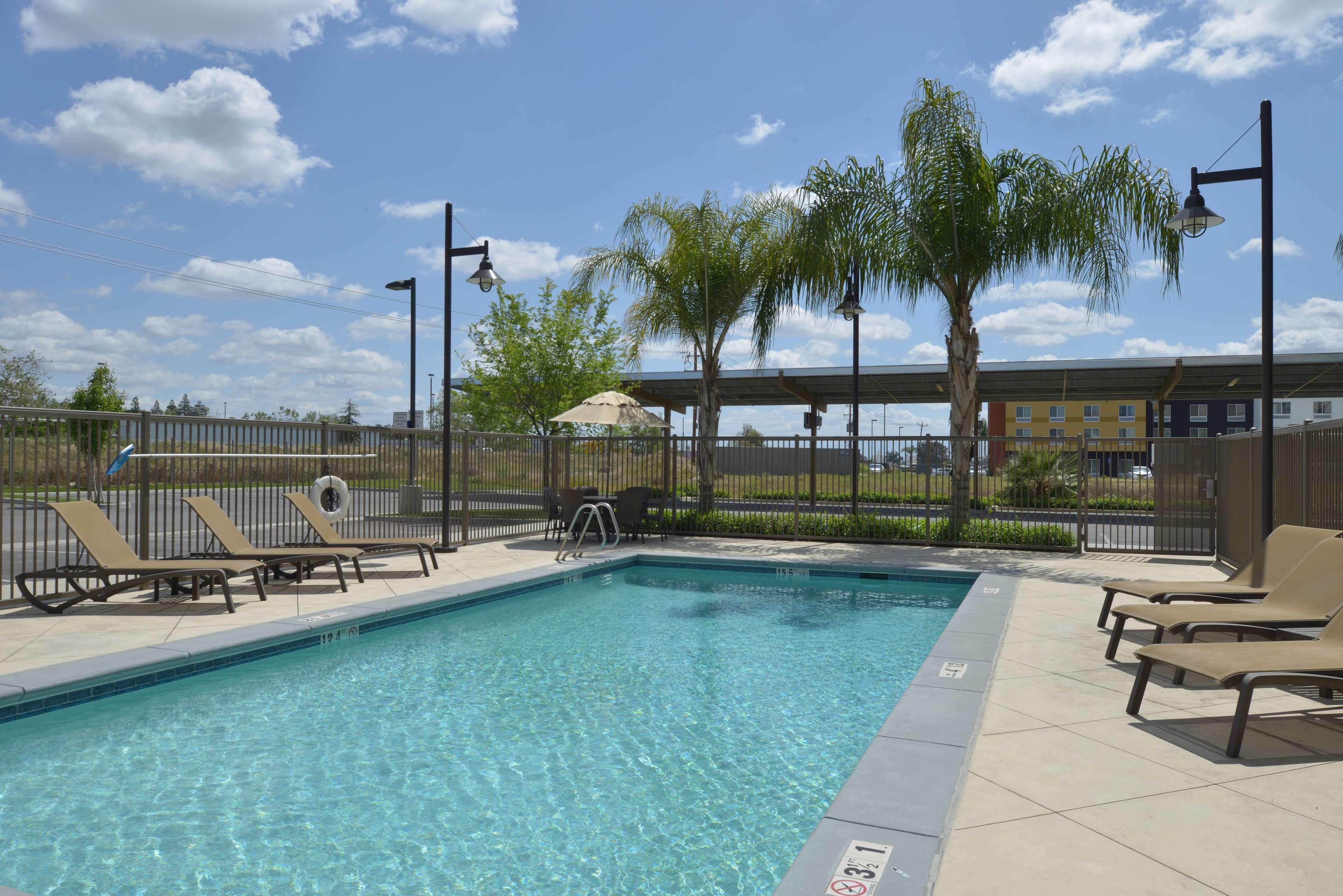 Hampton Inn And Suites Bakersfield North-Airport Экстерьер фото