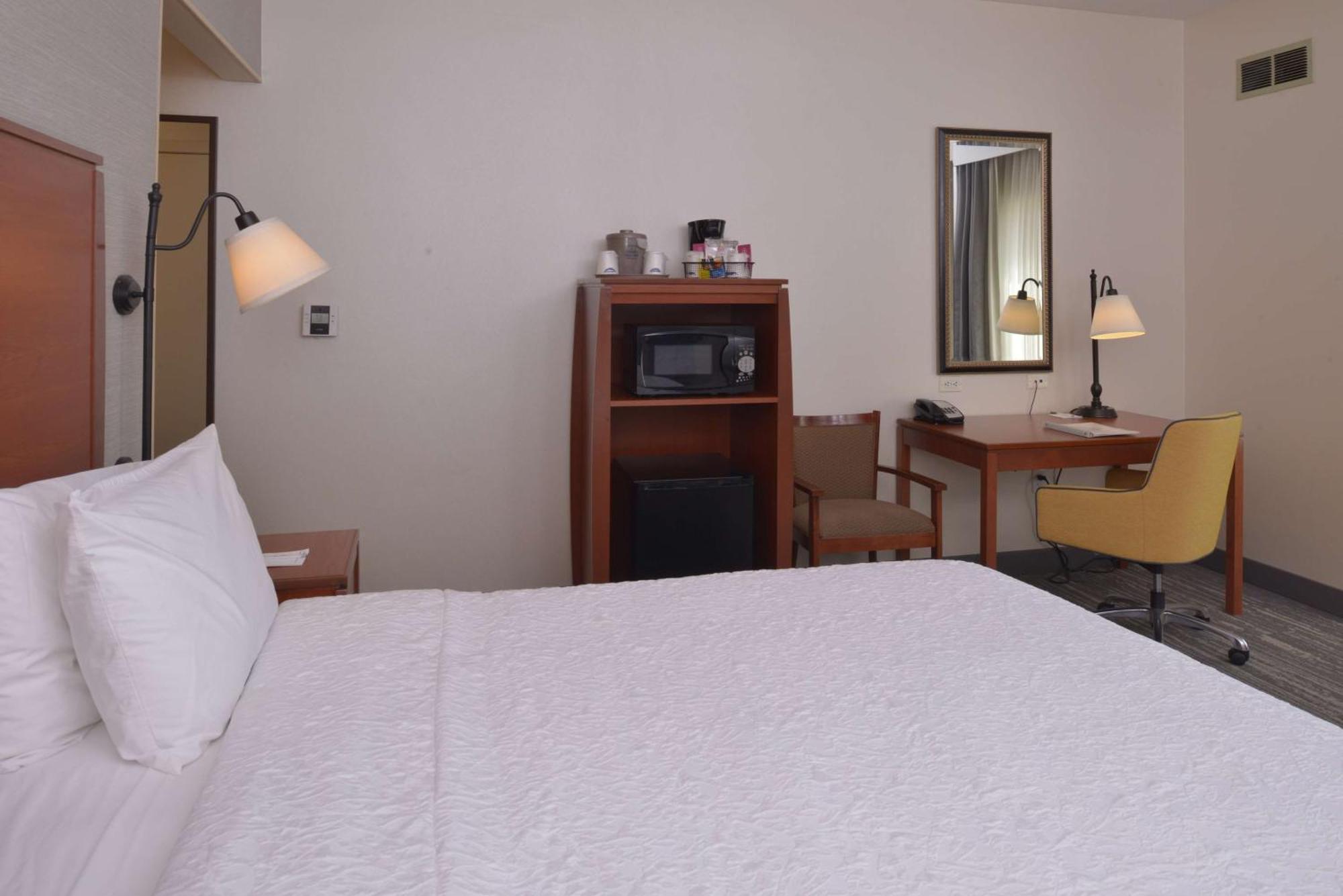 Hampton Inn And Suites Bakersfield North-Airport Экстерьер фото