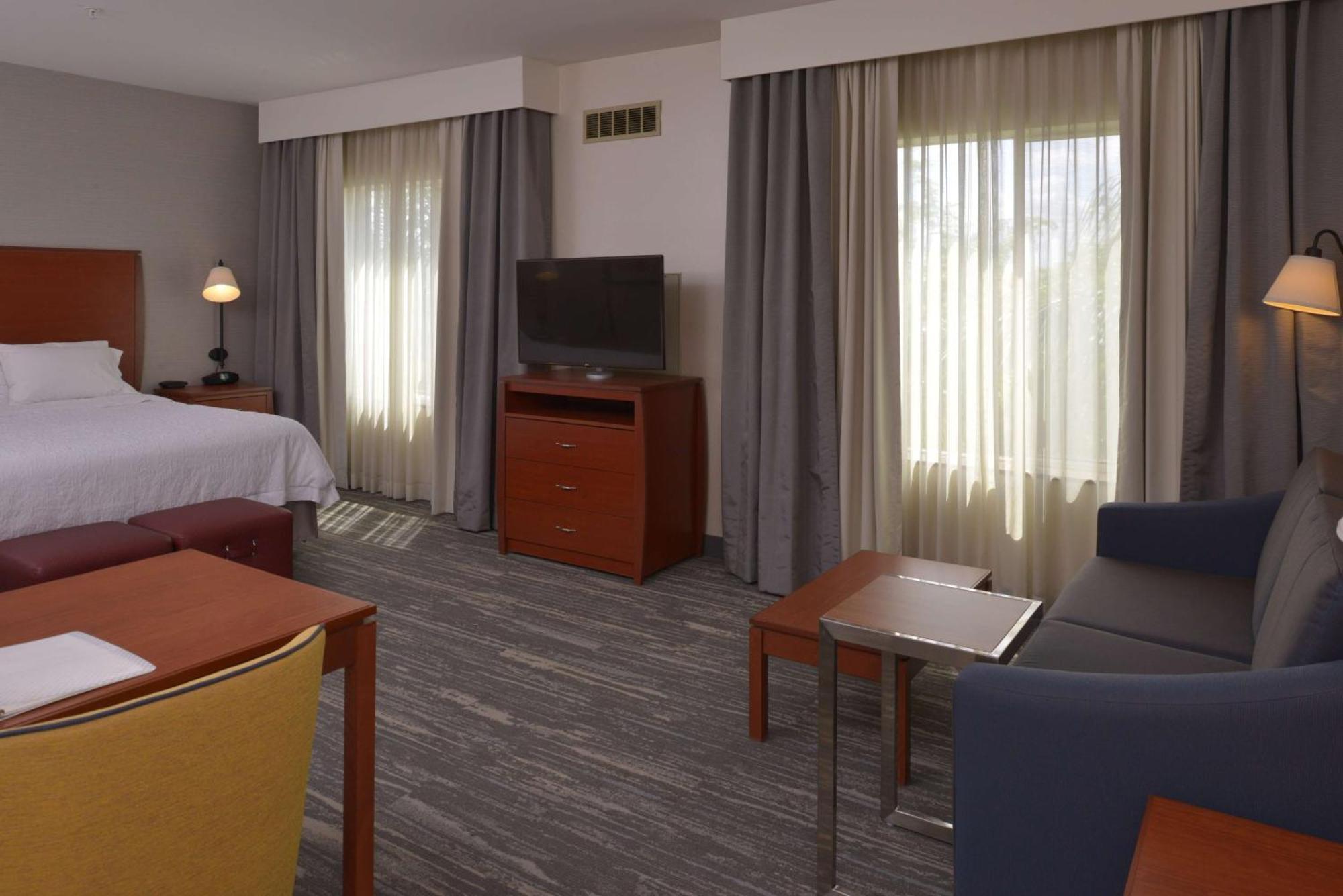 Hampton Inn And Suites Bakersfield North-Airport Экстерьер фото