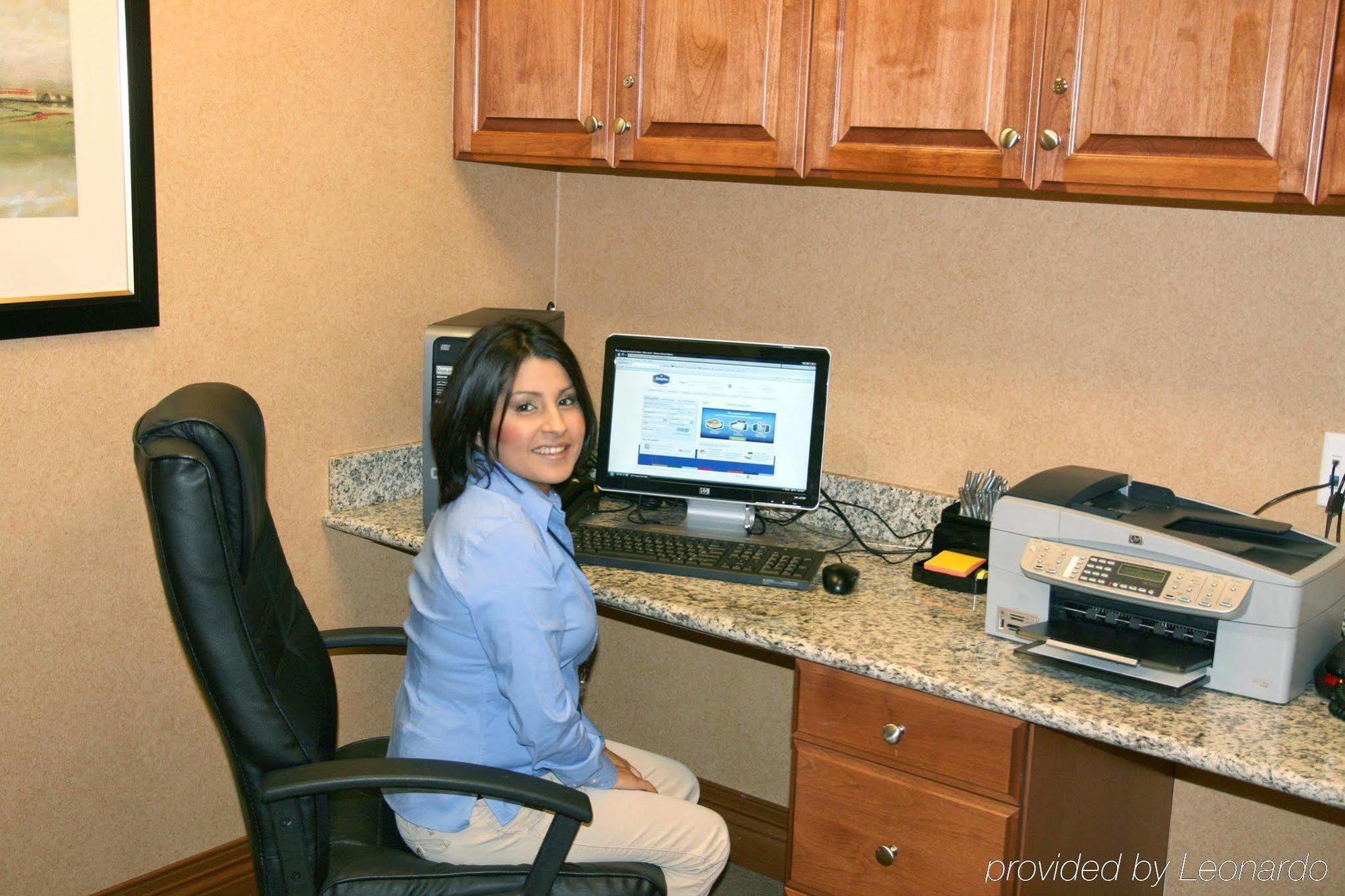 Hampton Inn And Suites Bakersfield North-Airport Удобства фото